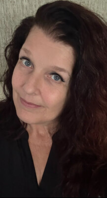 Jolanda  zoekt een Huurwoning / Kamer / Appartement in Almere